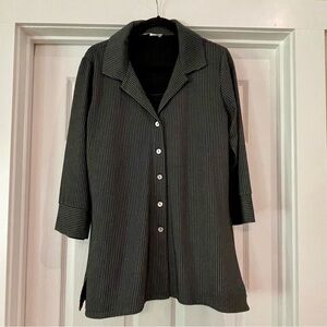 Simply Noelle tunic top. Grey with black stripes. Long sleeve. Size S/M